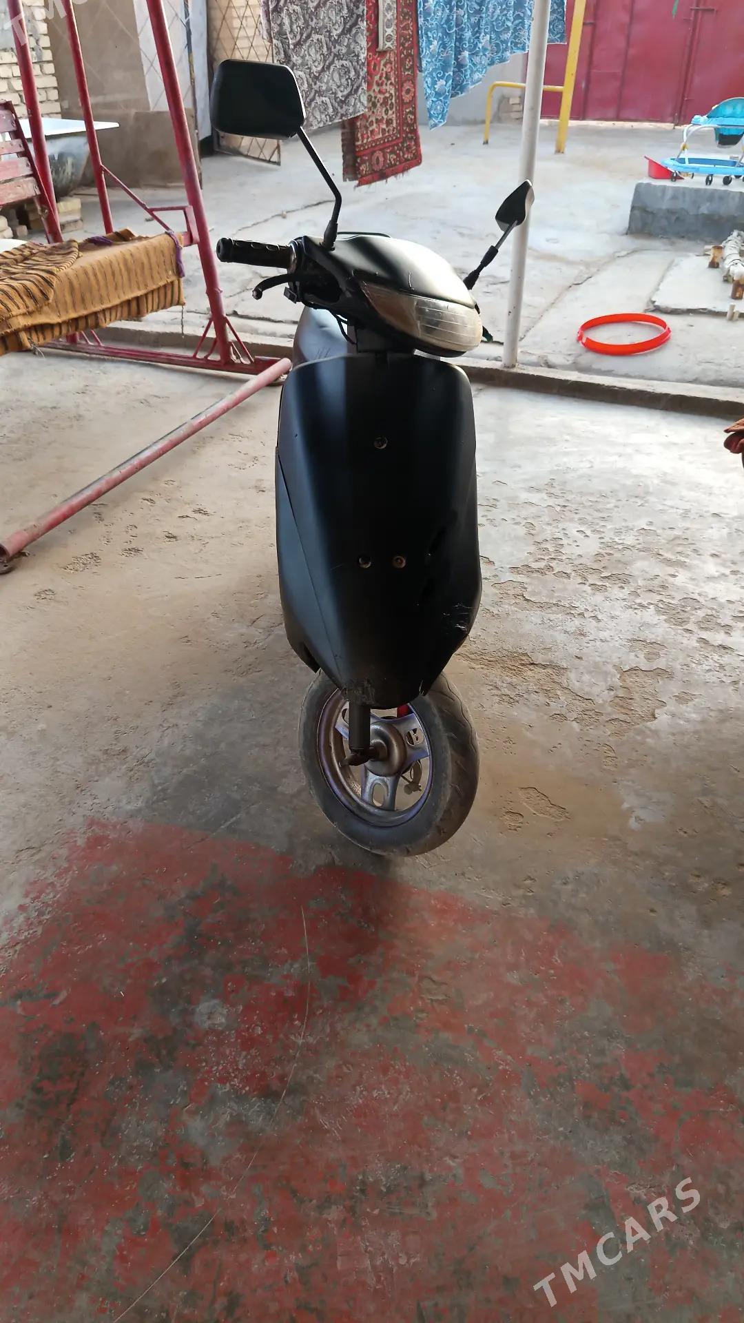 Yamaha Artistic 2024 - 5 000 TMT - Şatlyk - img 1