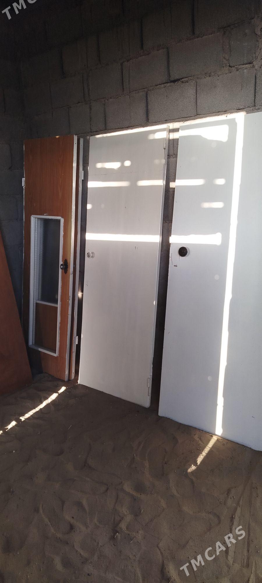 gapylar - Гызыларбат - img 1