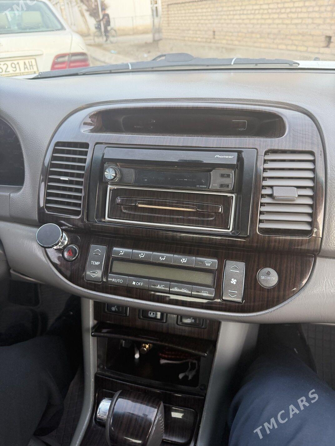 Toyota Camry 2004 - 188 000 TMT - Мары - img 1