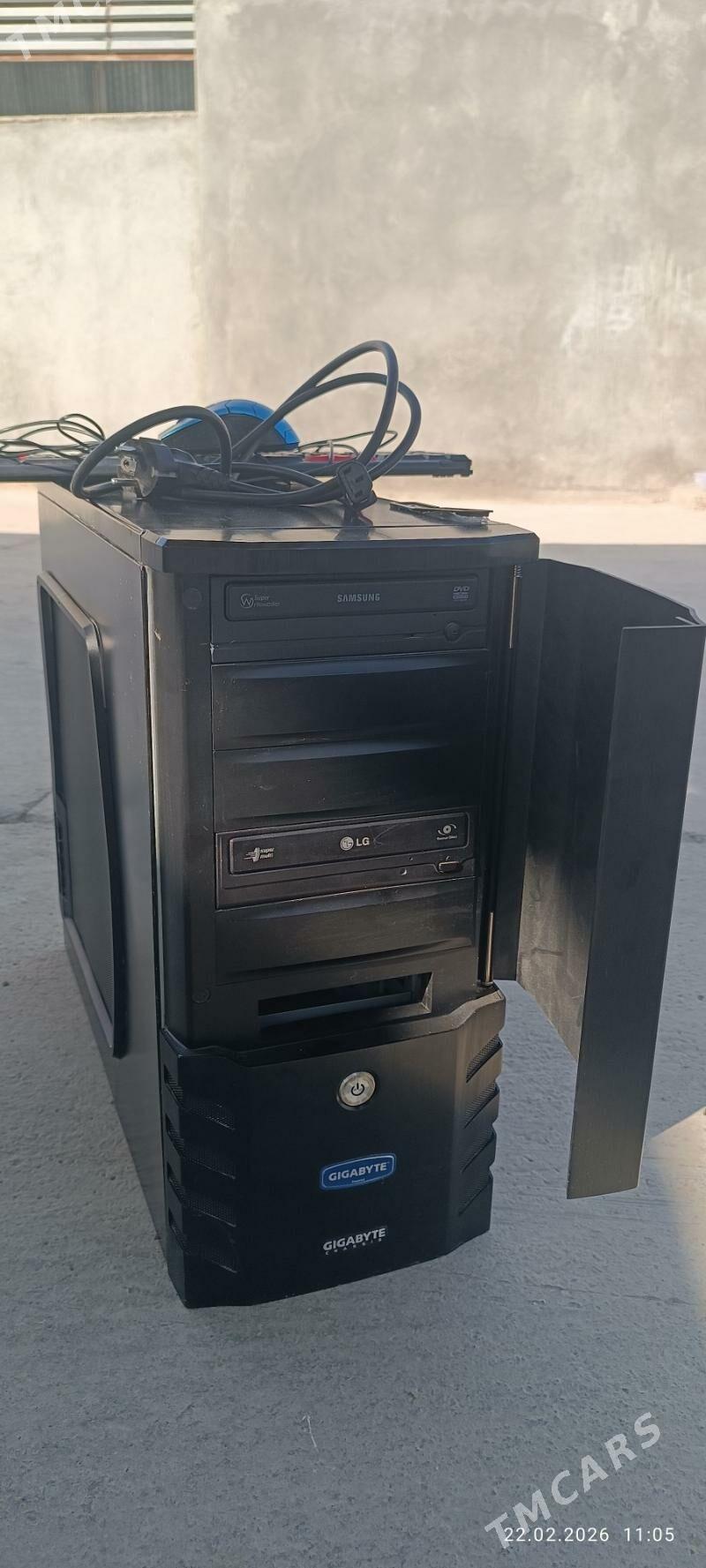 Prosesor domaşnyý kompyuter - Bäherden - img 1