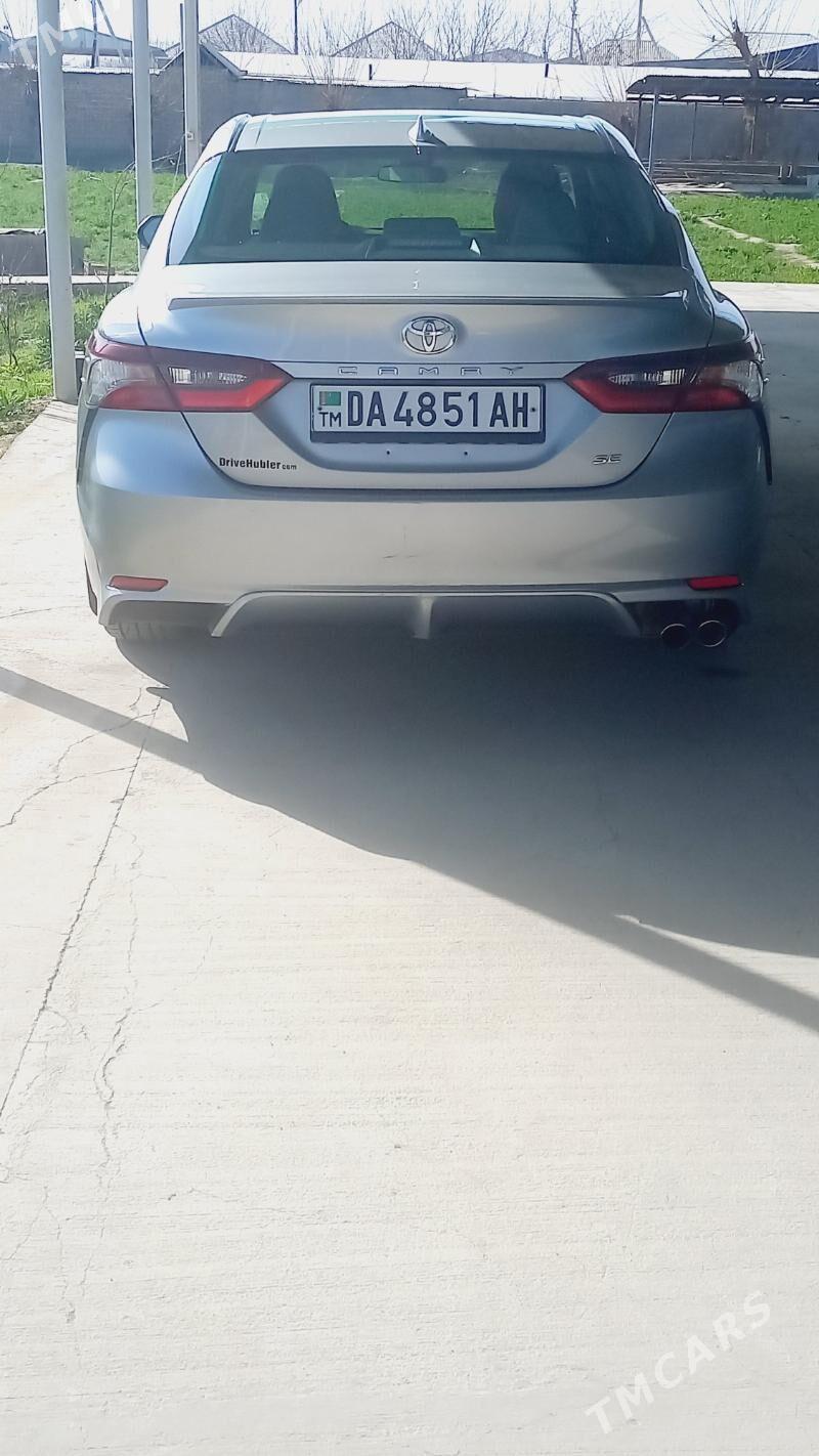 Toyota Camry 2022 - 305 000 TMT - Кипджак - img 1