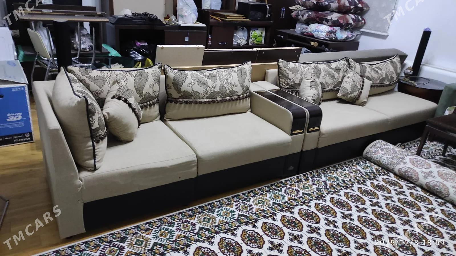 Diwan Ugalok Türkin̈ki - Aşgabat - img 1