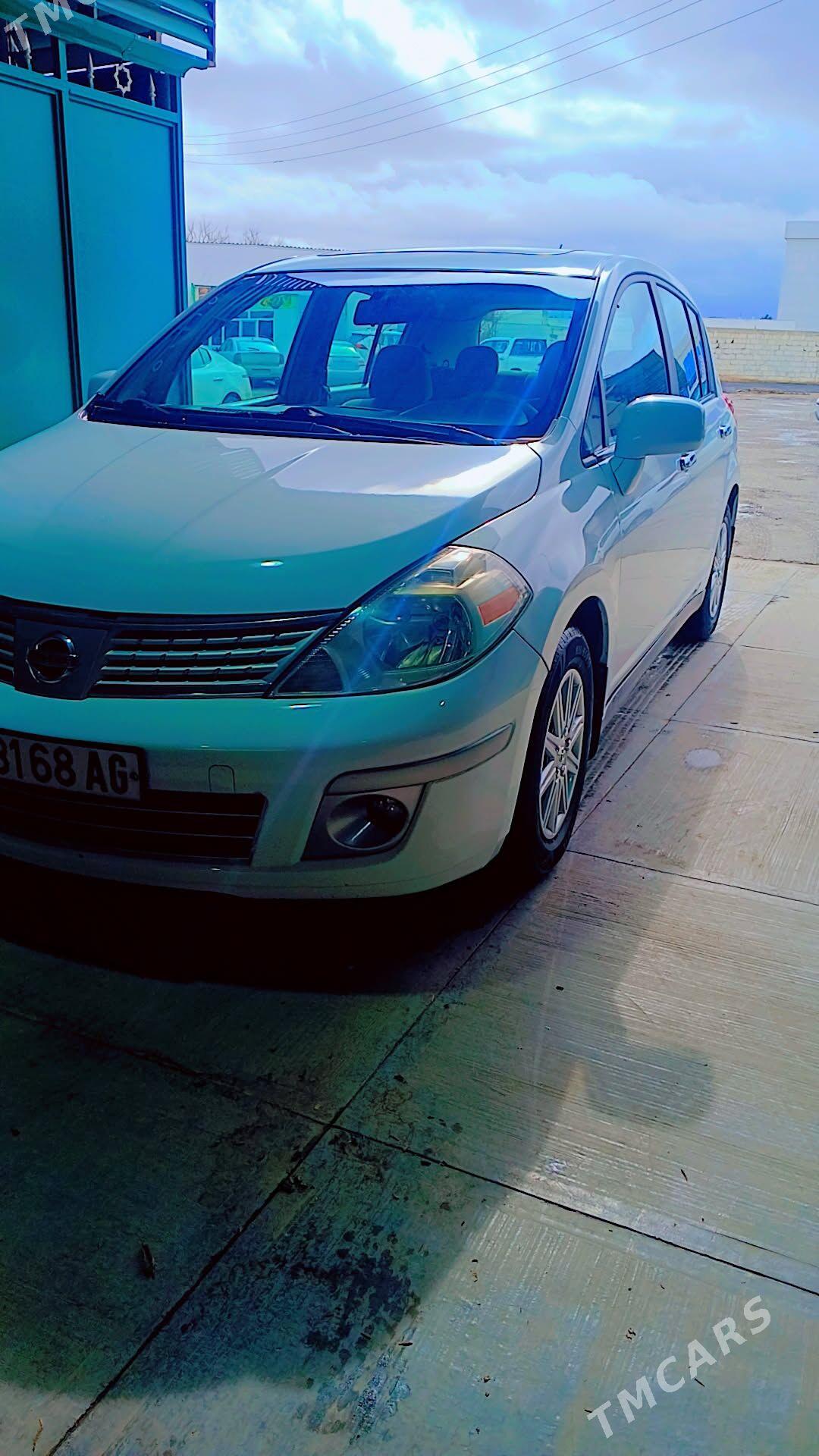Nissan Versa 2010 - 135 000 TMT - 6 мкр - img 1