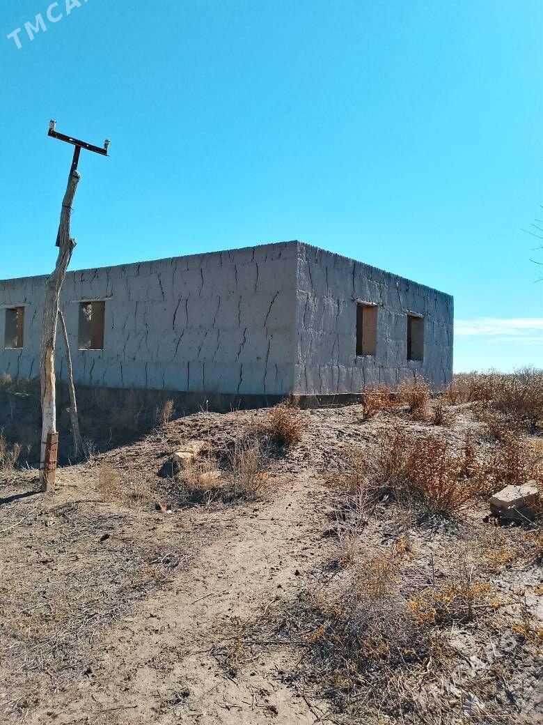 satlyk jaý - етр. Туркменбаши - img 1