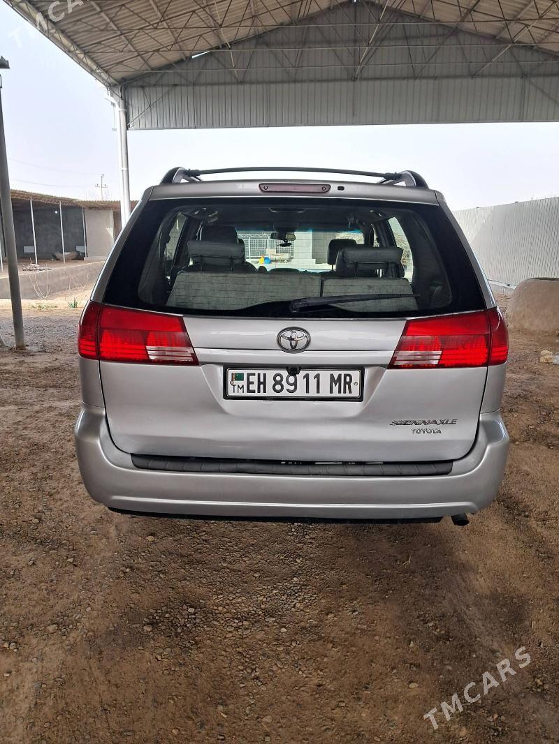 Toyota Sienna 2004 - 260 000 TMT - Мургап - img 1