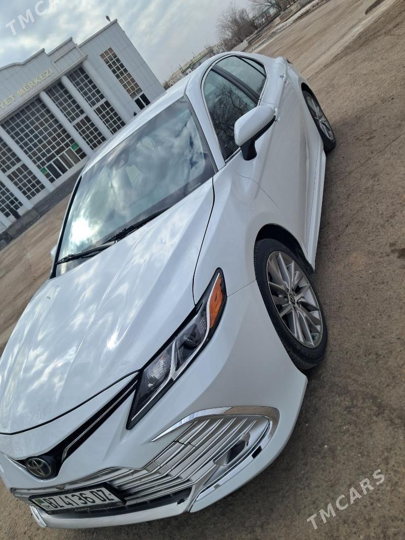 Toyota Camry 2021 - 320 000 TMT - Şabat etr. - img 1