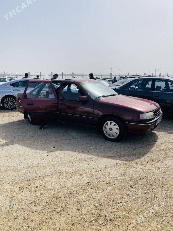 Opel Vectra 1992 - 41 000 TMT - Мары - img 1
