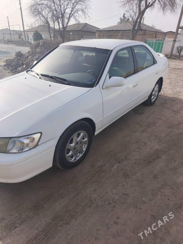 Toyota Camry 1999 - 130 000 TMT - Теджен - img 1