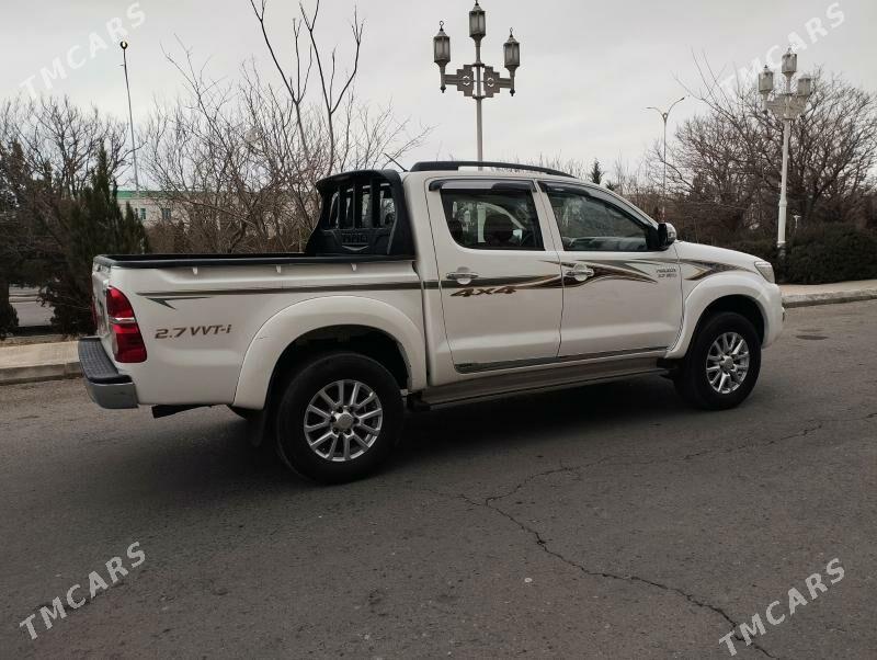 Toyota Hilux 2013 - 350 000 TMT - Türkmenbaşy - img 1