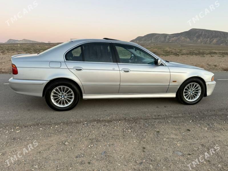 BMW E39 2001 - 119 000 TMT - Гызыларбат - img 1