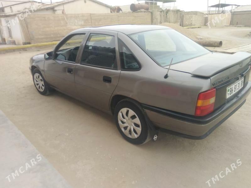 Opel Vectra 1989 - 38 000 TMT - Гумдаг - img 1