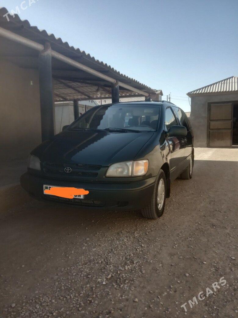 Toyota Sienna 2000 - 160 000 TMT - Гумдаг - img 1