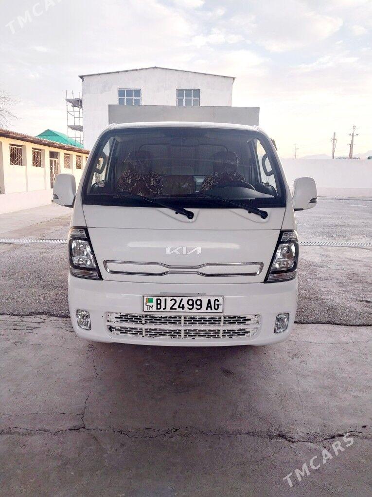 Kia Bongo 2021 - 300 000 TMT - Гарадамак Шор - img 1