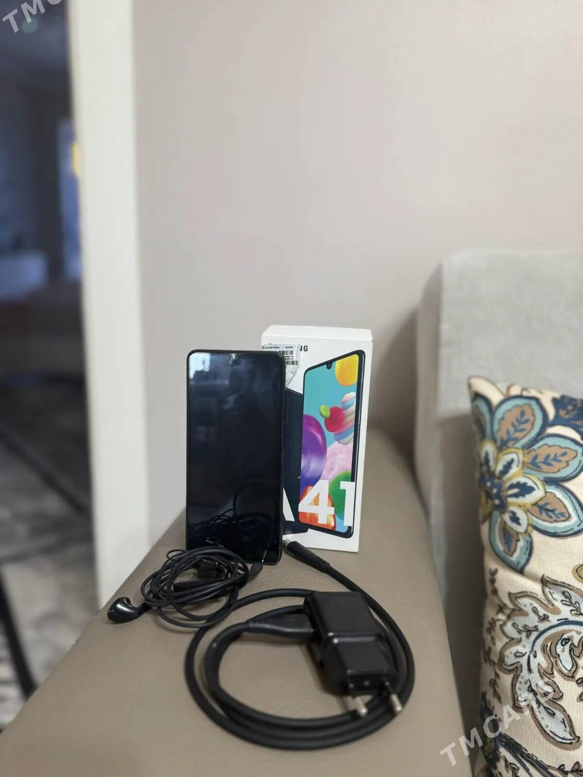 A 41 telefon память 64 - Çärjew - img 1