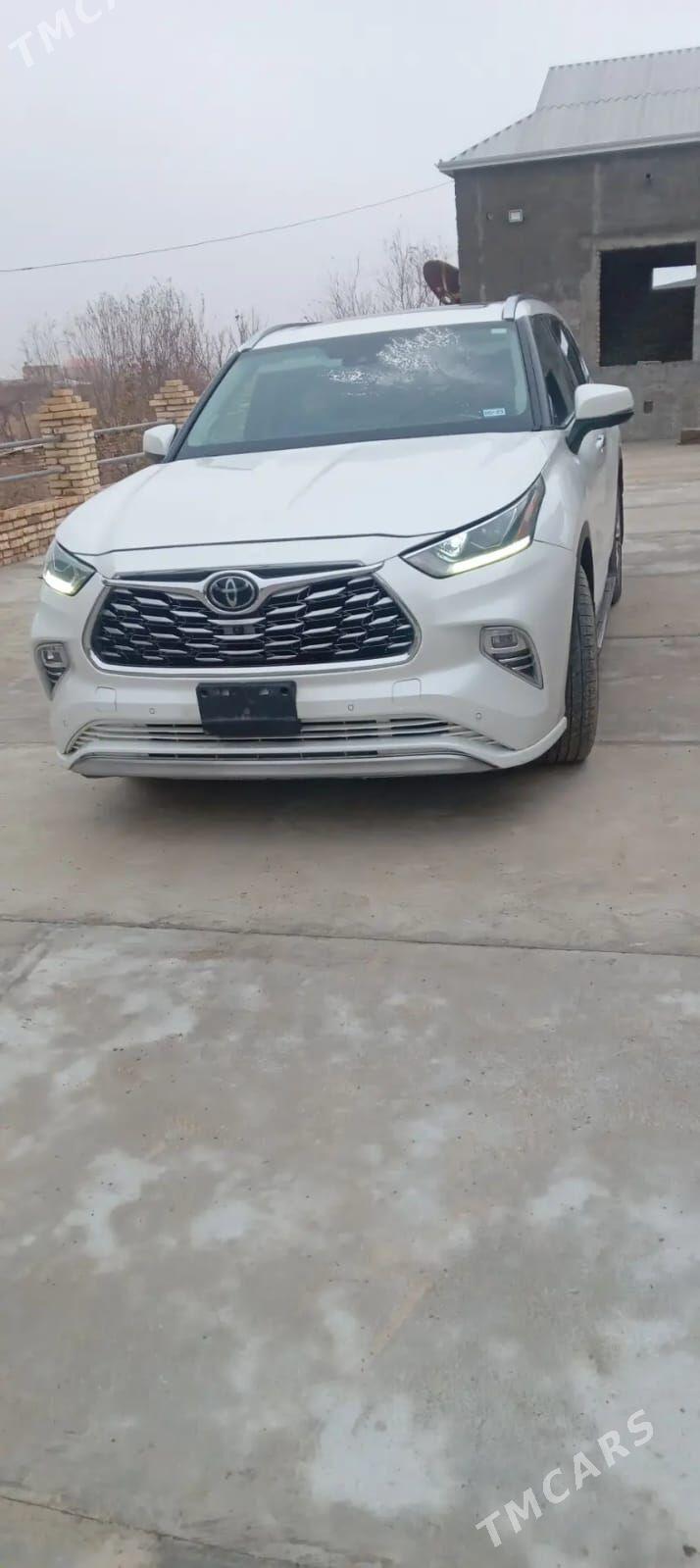 Toyota Highlander 2021 - 640 000 TMT - Байрамали - img 1