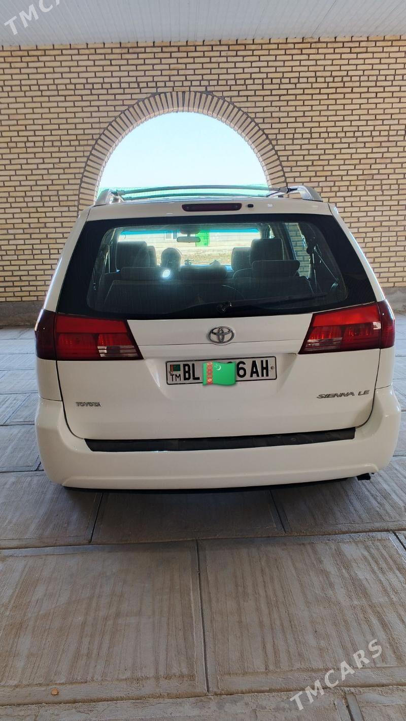 Toyota Sienna 2005 - 190 000 TMT - Бахарден - img 1