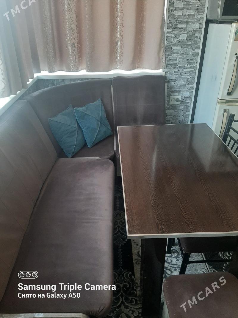 уголок - Türkmenabat - img 1