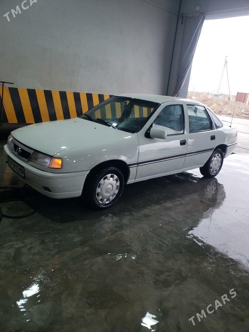 Opel Vectra 1990 - 40 000 TMT - Mary - img 1