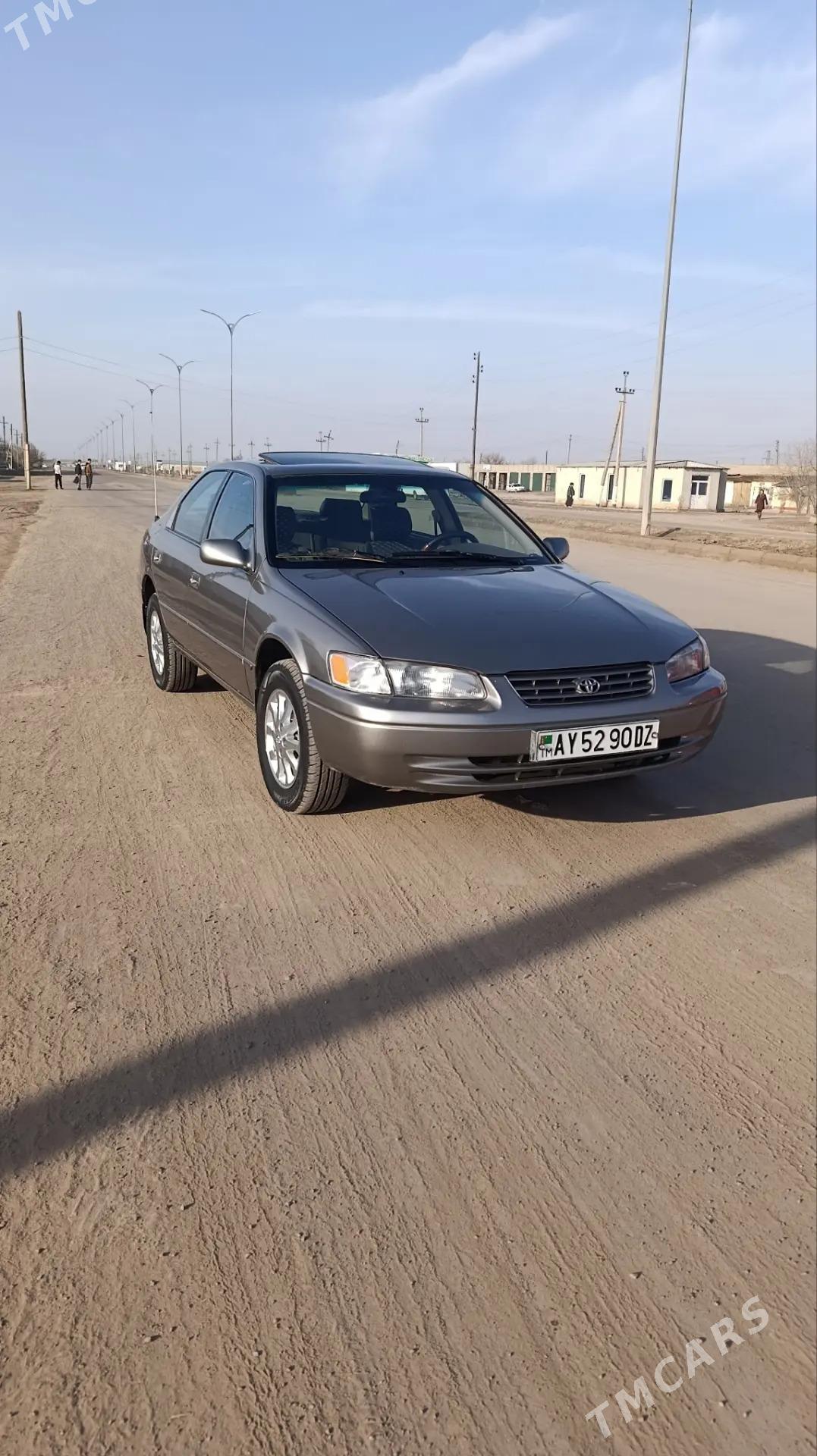 Toyota Camry 1998 - 165 000 TMT - Boldumsaz - img 1