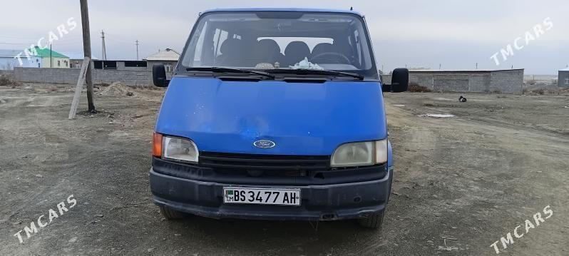 Ford Aerostar 1993 - 12 000 TMT - Bäherden - img 1