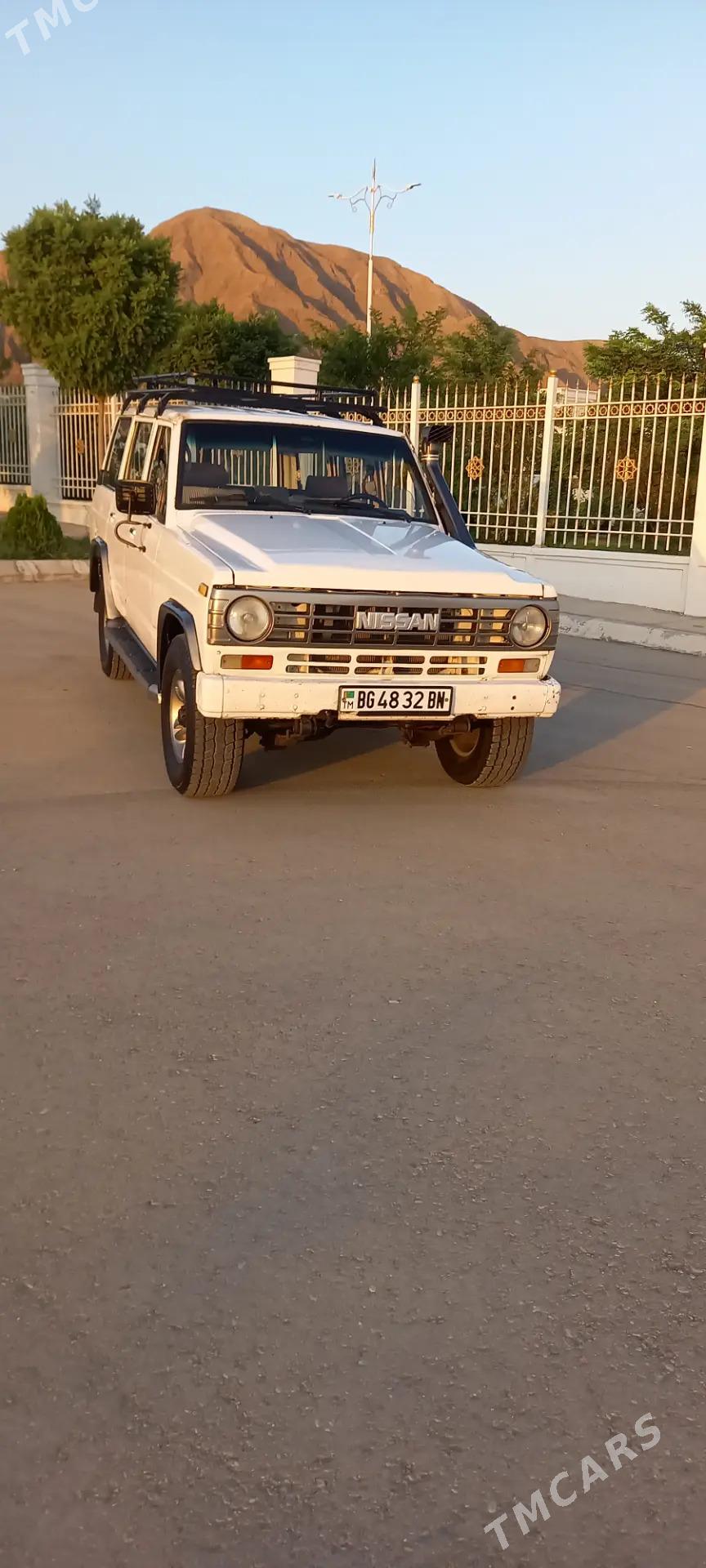 Nissan Patrol 1993 - 60 000 TMT - Балканабат - img 1