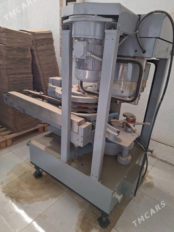 Banka gapak ýapýan enjam - Ak bugdaý etraby - img 1