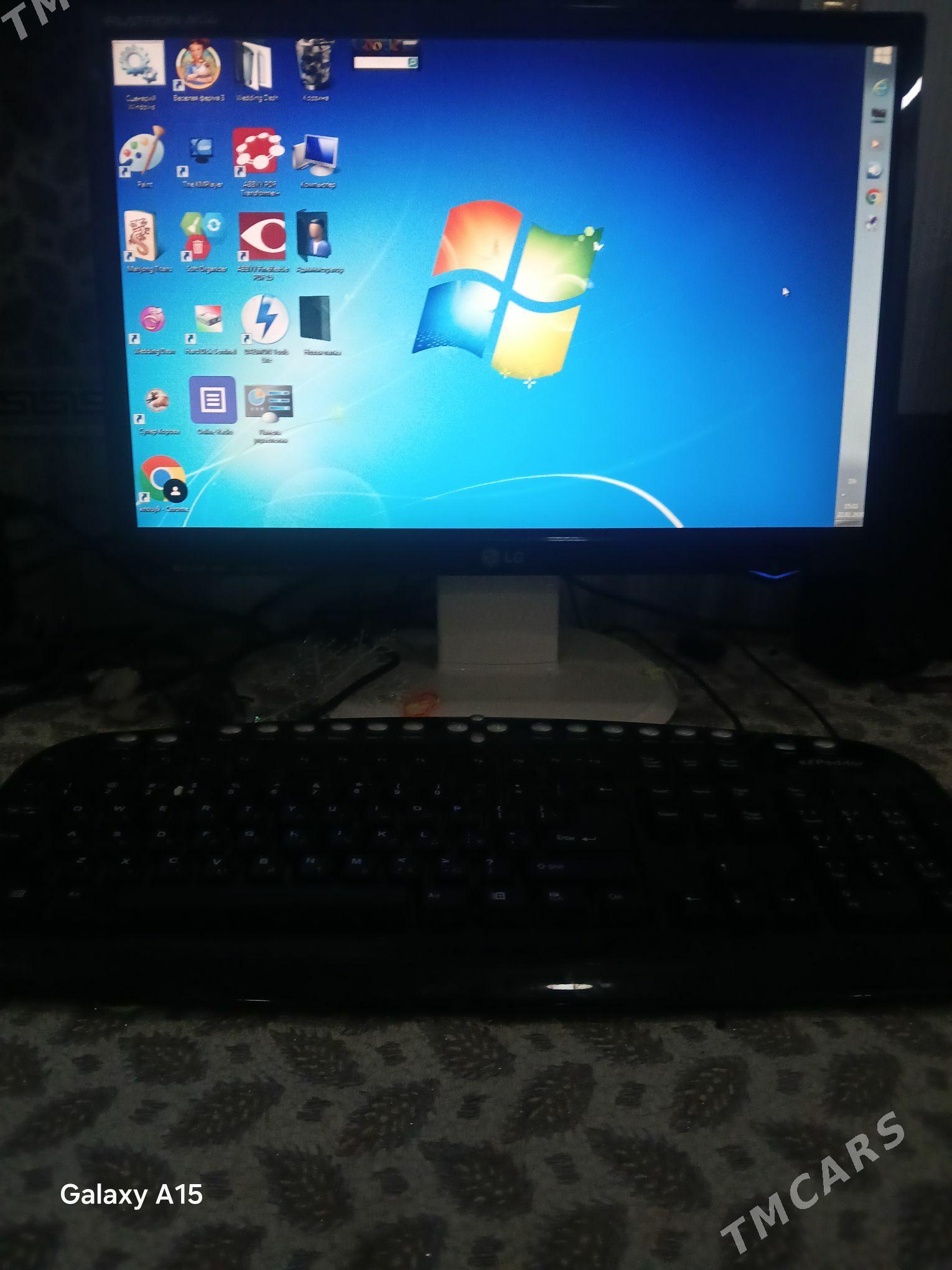 Kompýuter - Büzmeýin - img 1