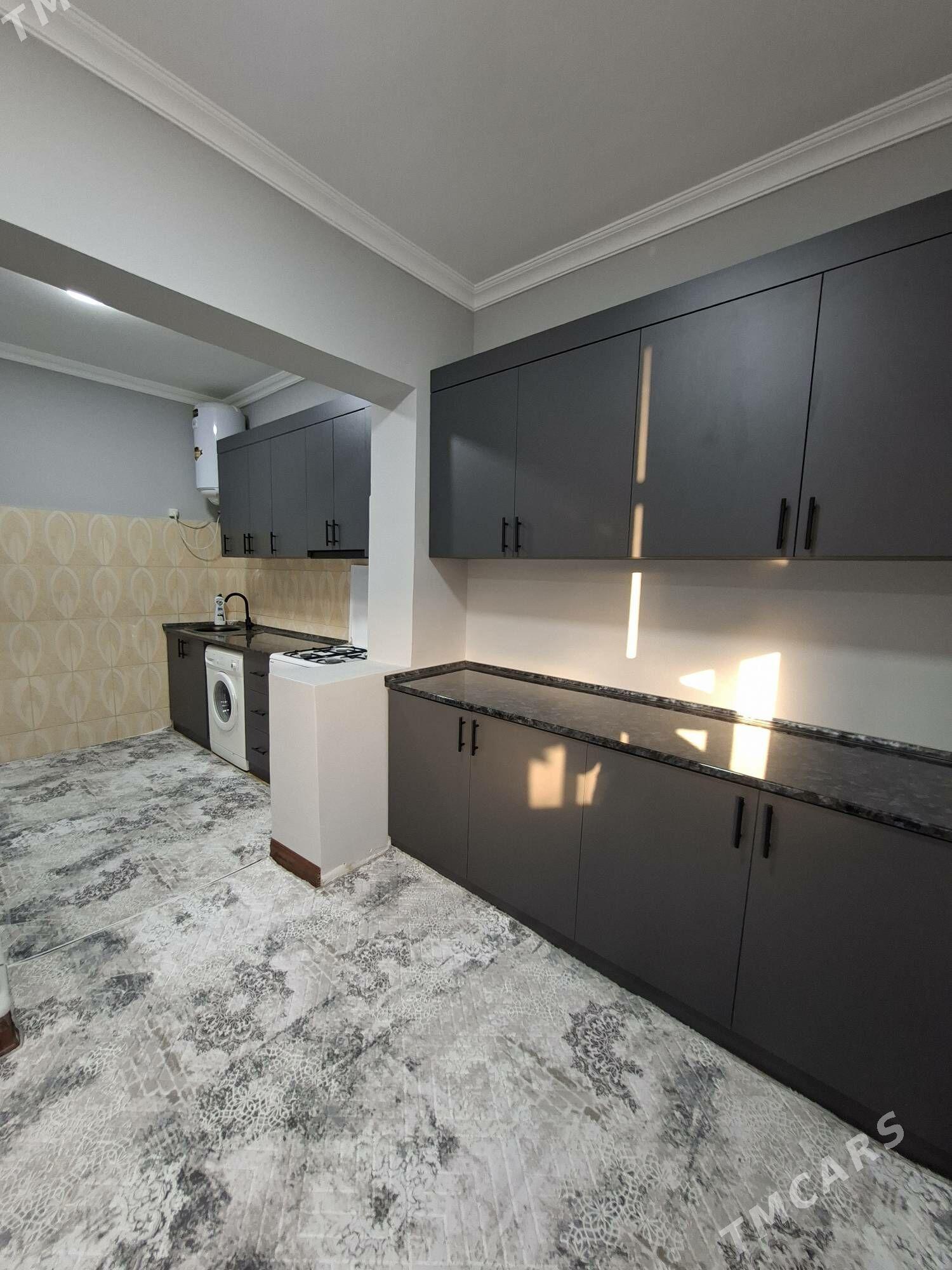 11mikr Gaudanka 3komn - 11 мкр - img 1