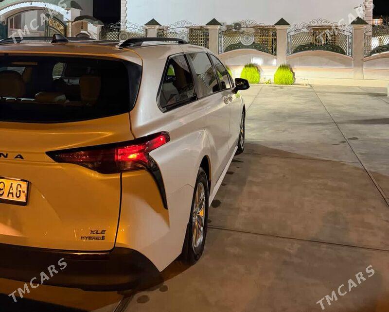 Toyota Sienna 2022 - 720 000 TMT - Aşgabat - img 1
