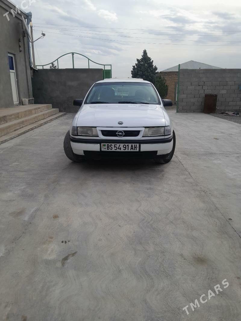 Opel Vectra 1992 - 32 000 TMT - Бахарден - img 1