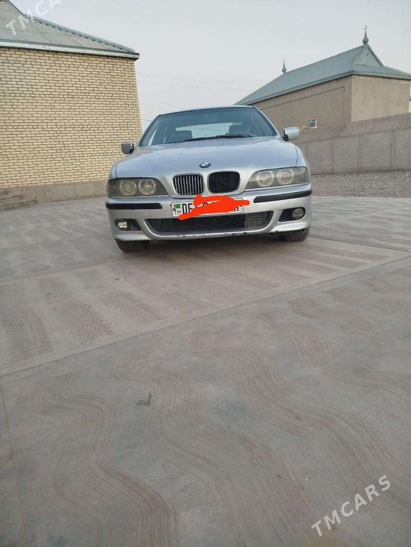 BMW E39 1996 - 75 000 TMT - Sarahs - img 1