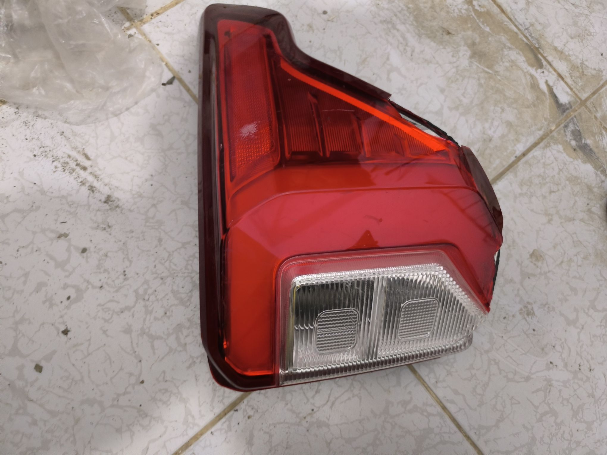 Ford Explorer20-23ýyl çep stop 1 300 TMT - Aşgabat - img 1