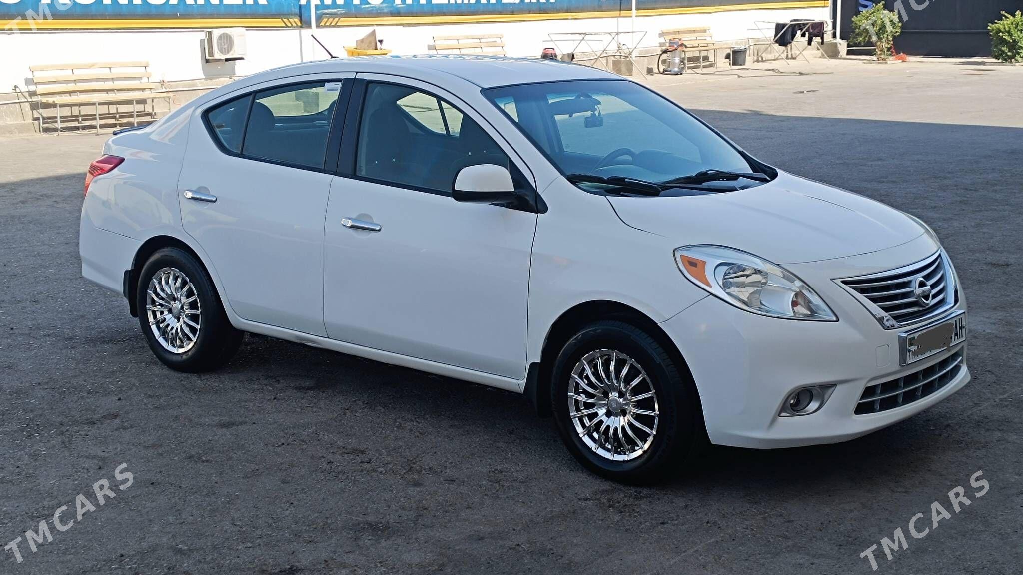 Nissan Versa 2011 - 140 000 TMT - Анев - img 1