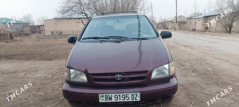 Toyota Sienna 2000 - 150 000 TMT - Губадаг - img 1
