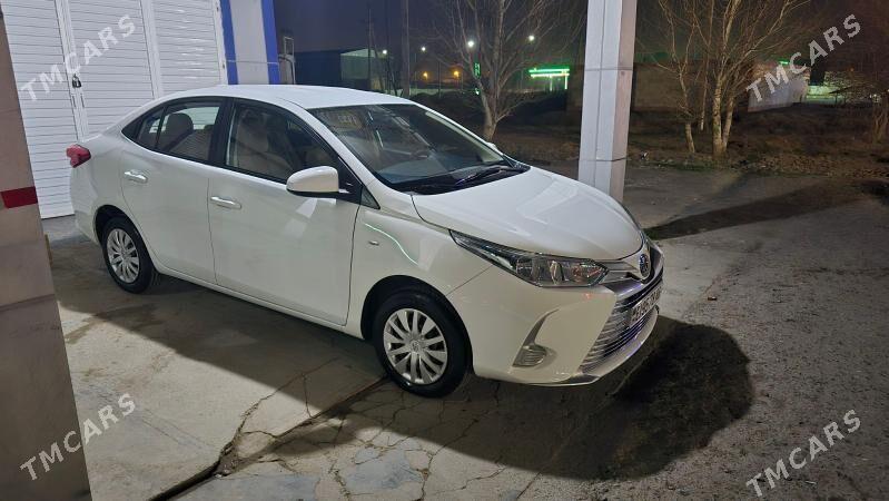 Toyota Yaris 2020 - 170 000 TMT - "Altyn Asyr" Gündogar bazary (Jygyllyk) - img 1