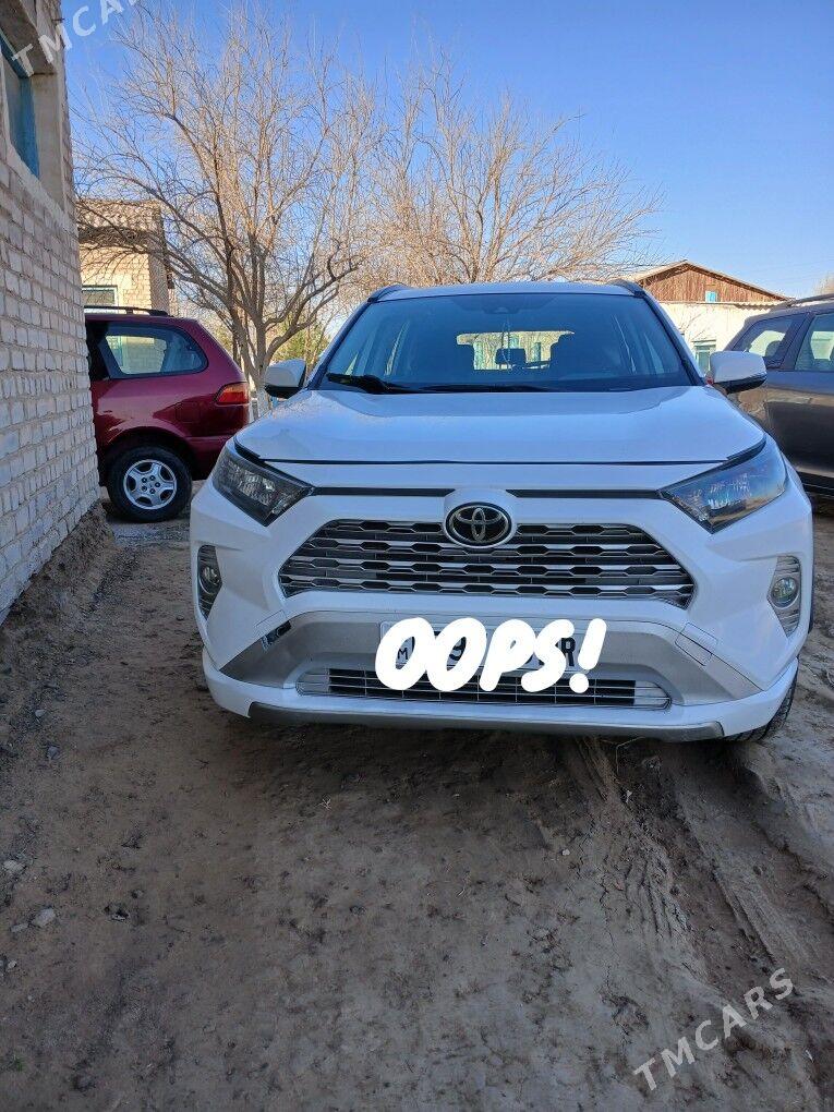 Toyota RAV4 2022 - 330 000 TMT - Ýolöten - img 1