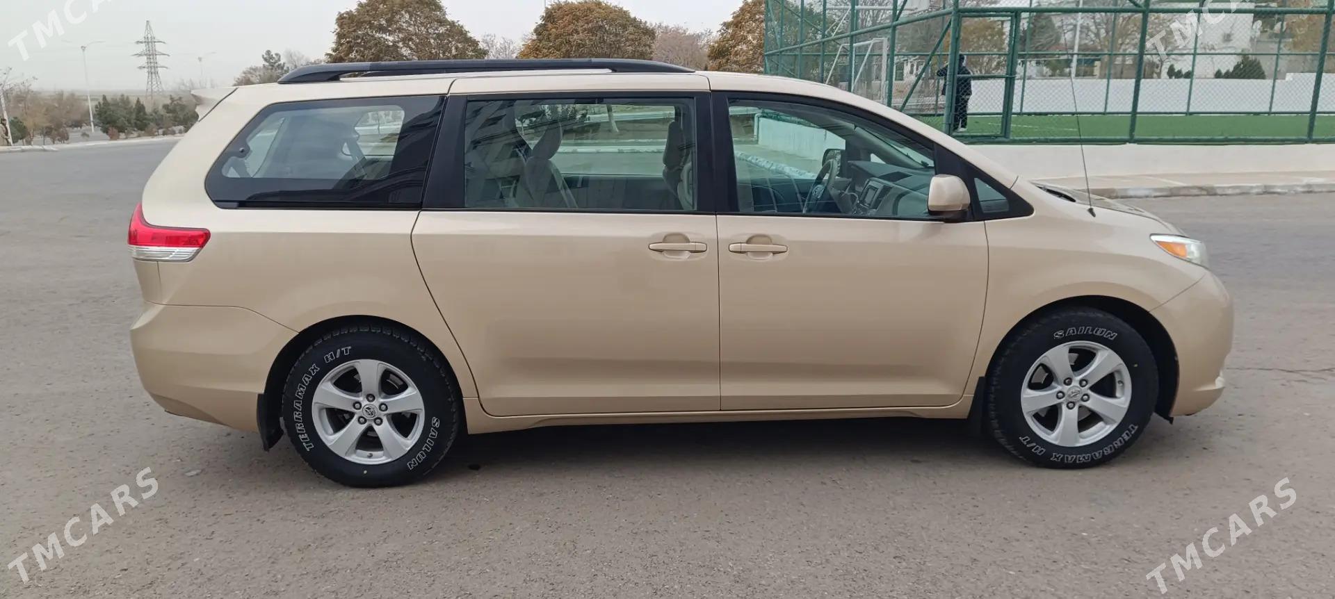 Toyota Sienna 2011 - 300 000 TMT - Türkmenbaşy - img 1