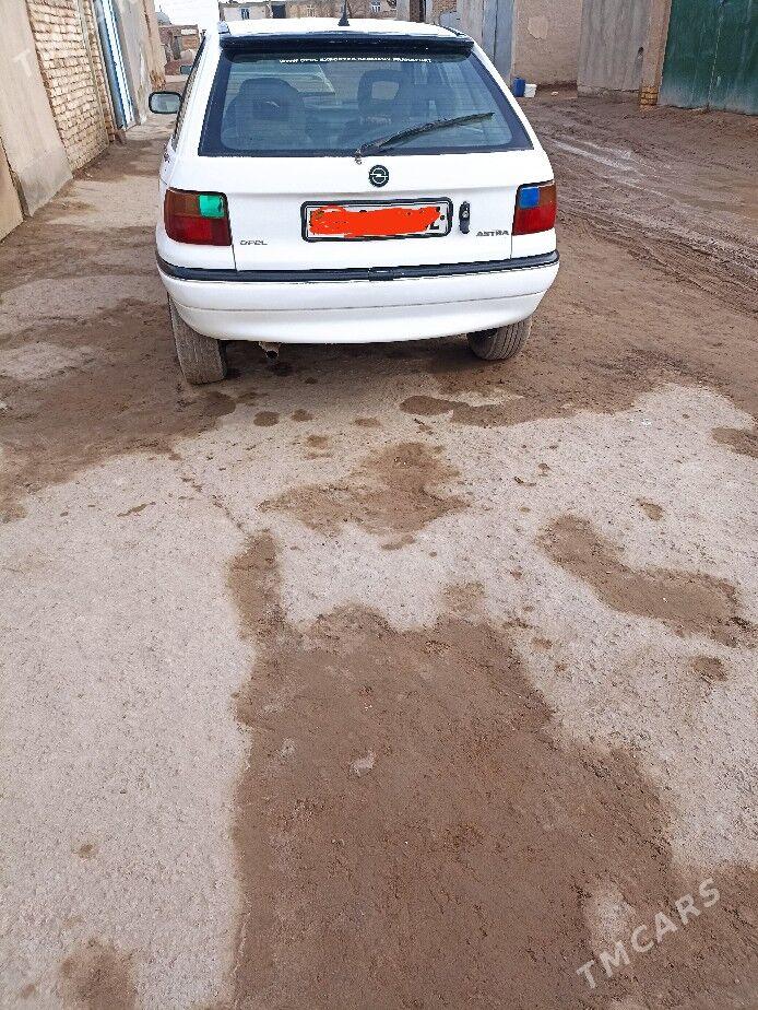 Opel Astra 1993 - 45 000 TMT - Губадаг - img 1