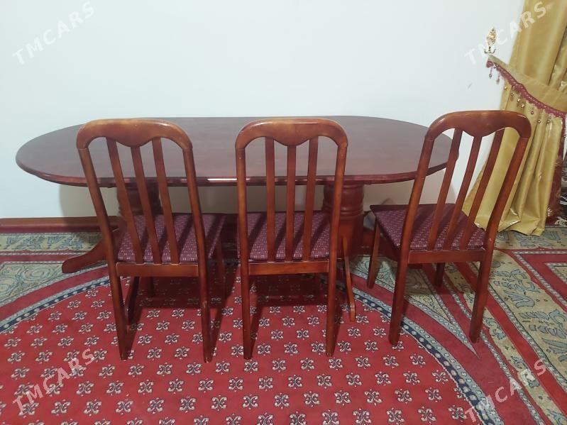 Stol mebil - Гурбансолтан Едже - img 1