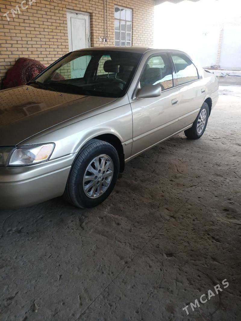 Toyota Camry 1999 - 162 000 TMT - Сакар - img 1