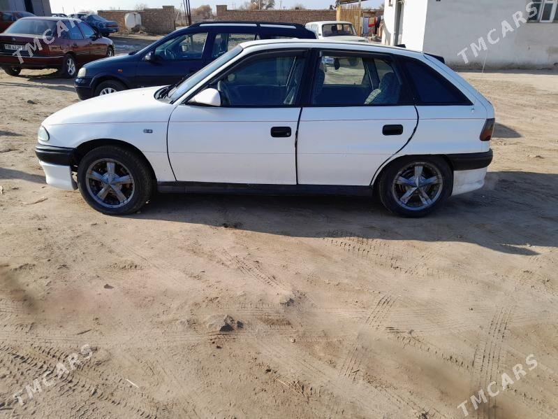 Opel Astra 1994 - 42 000 TMT - Губадаг - img 1