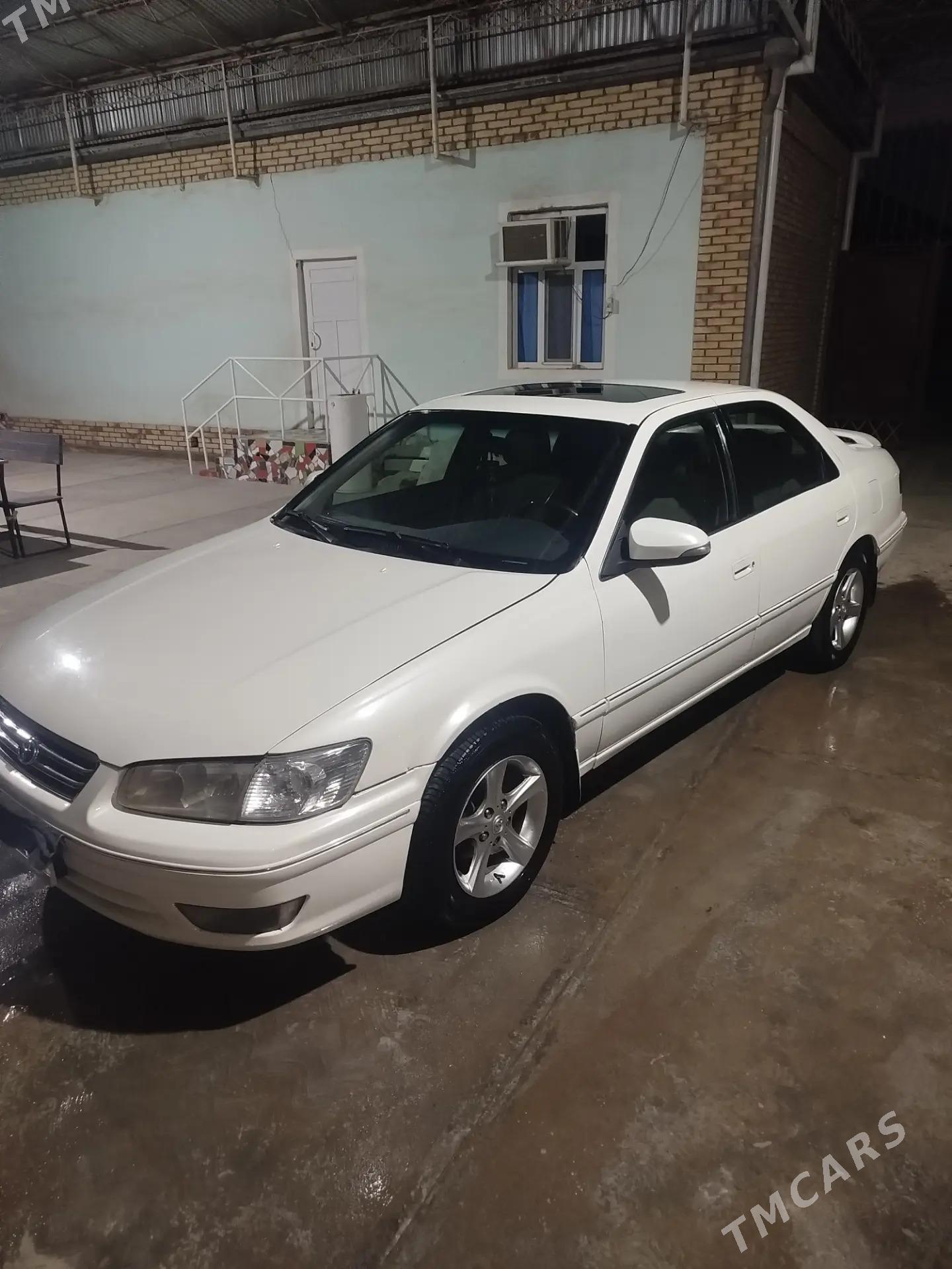 Toyota Camry 2000 - 135 000 TMT - Мургап - img 1