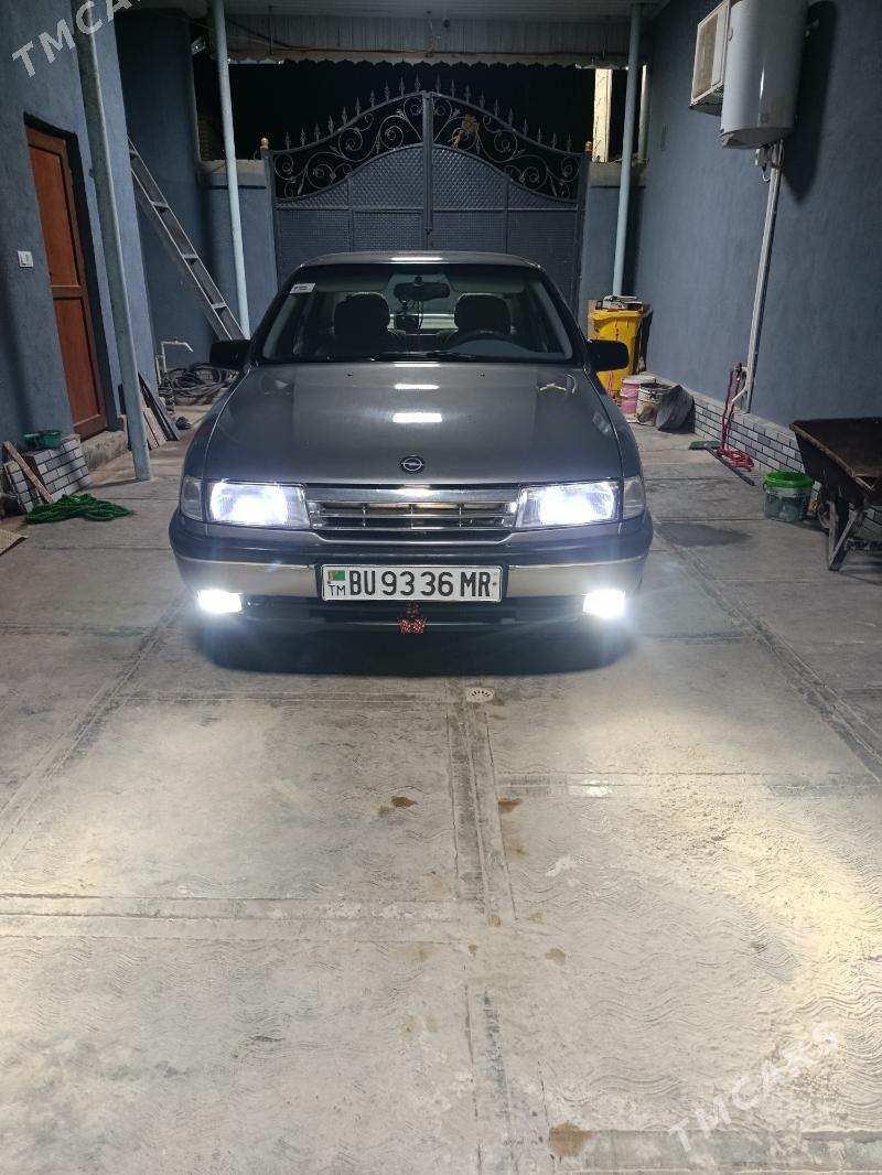 Opel Vectra 1990 - 50 000 TMT - Ёлётен - img 1
