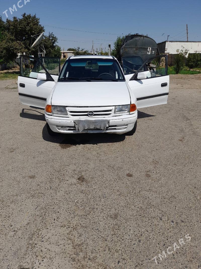 Opel Astra 1993 - 22 000 TMT - Кака - img 1