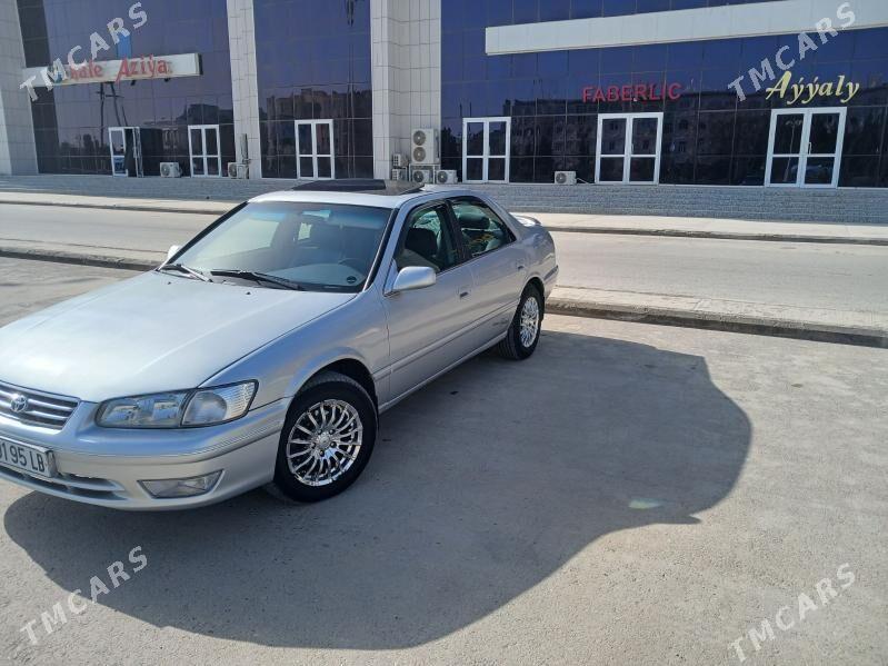 Toyota Camry 2000 - 160 000 TMT - Керки - img 1