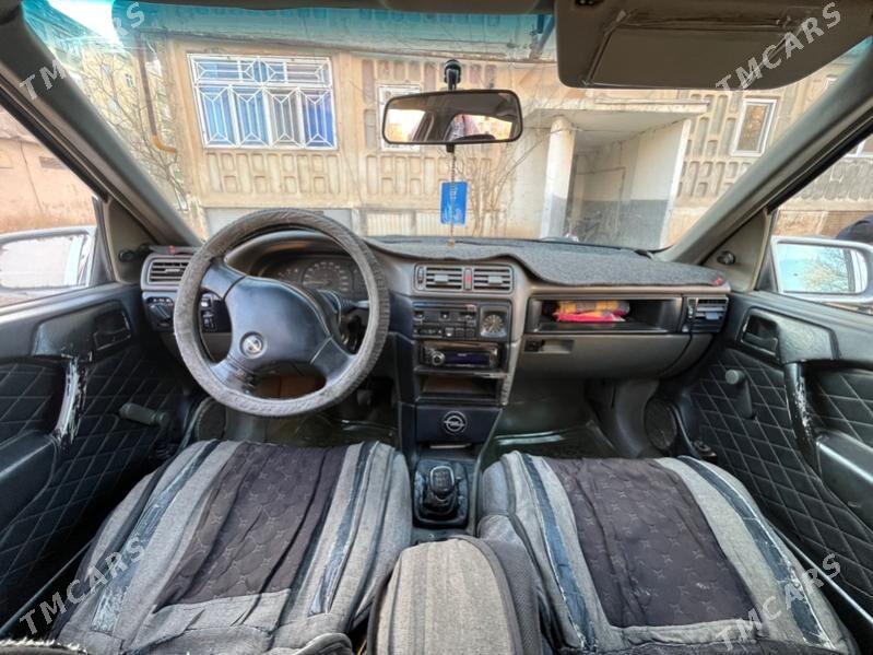 Opel Vectra 1992 - 30 000 TMT - Mary - img 1
