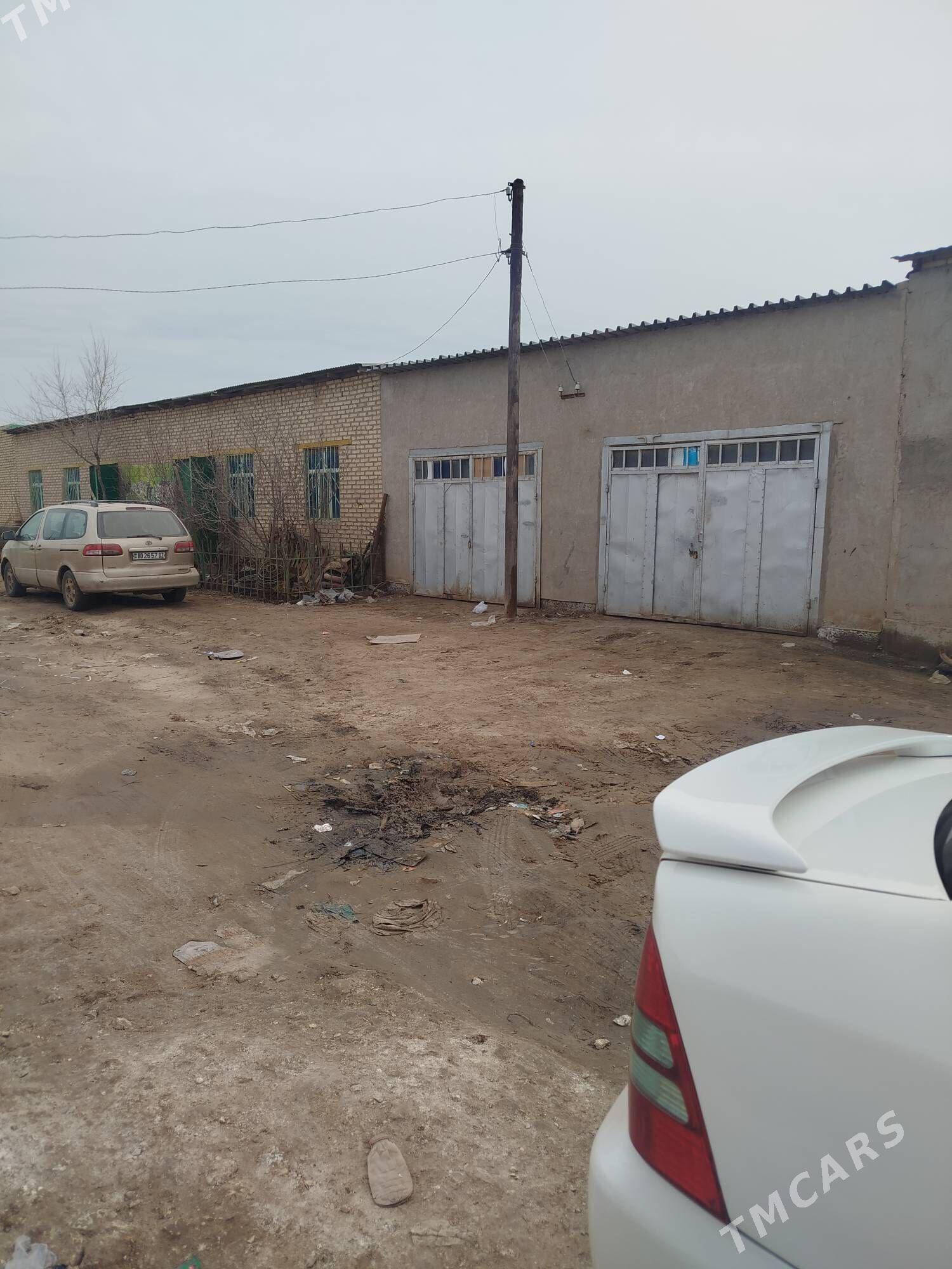 Satlyk Garaž - етр. Туркменбаши - img 1