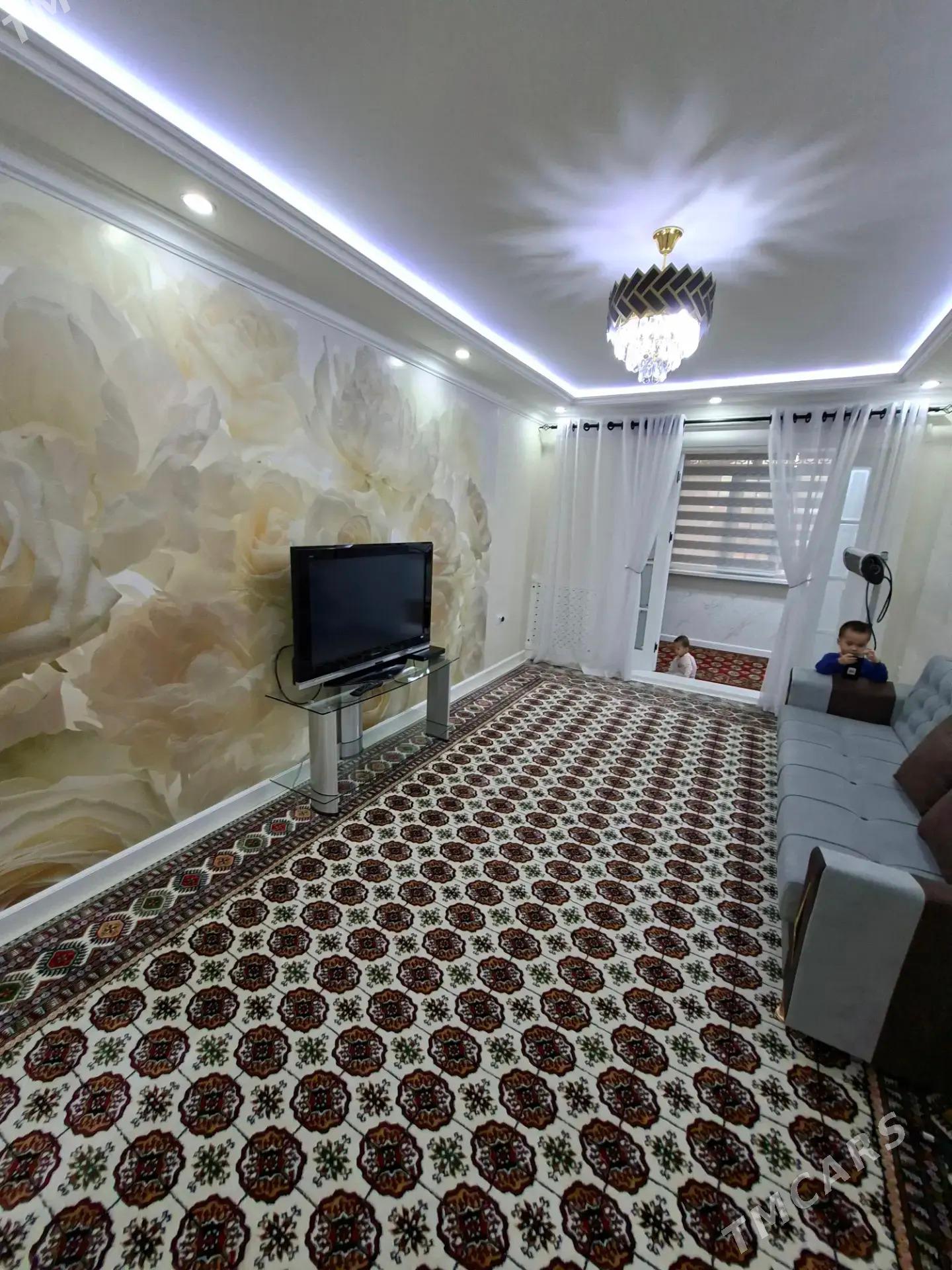 11 Mkr 1 Etaz 2 komnat - 11 мкр - img 1