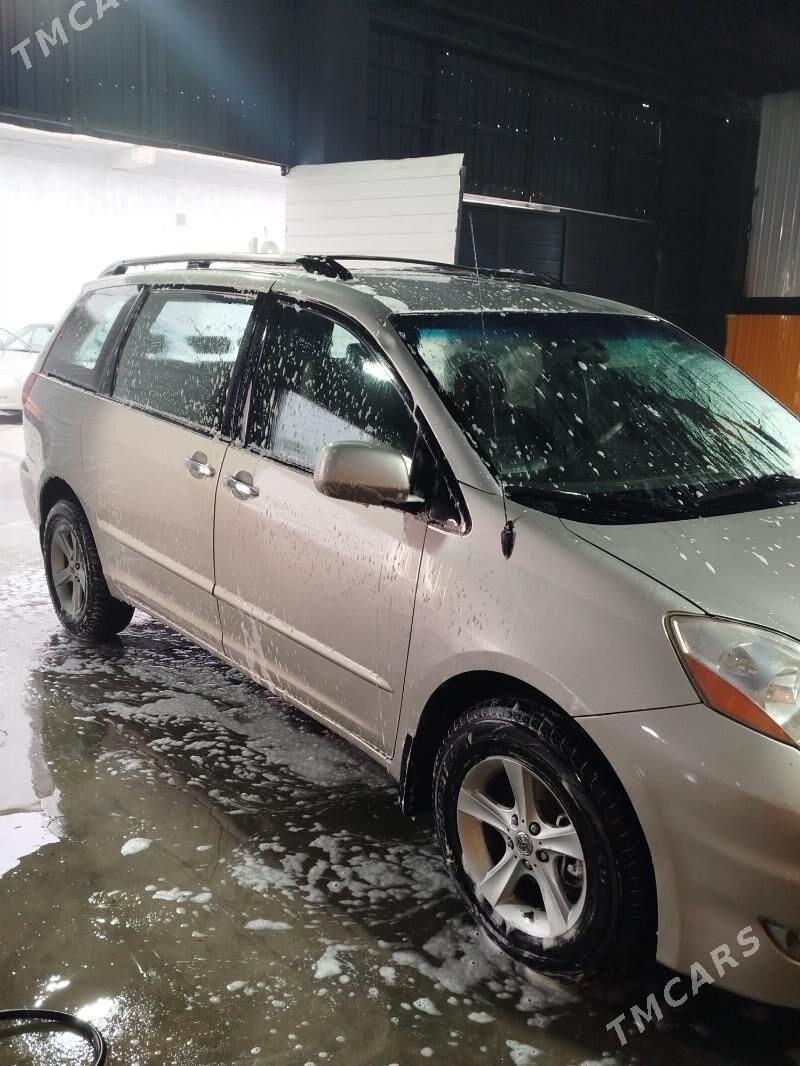 Toyota Sienna 2008 - 270 000 TMT - Мары - img 1