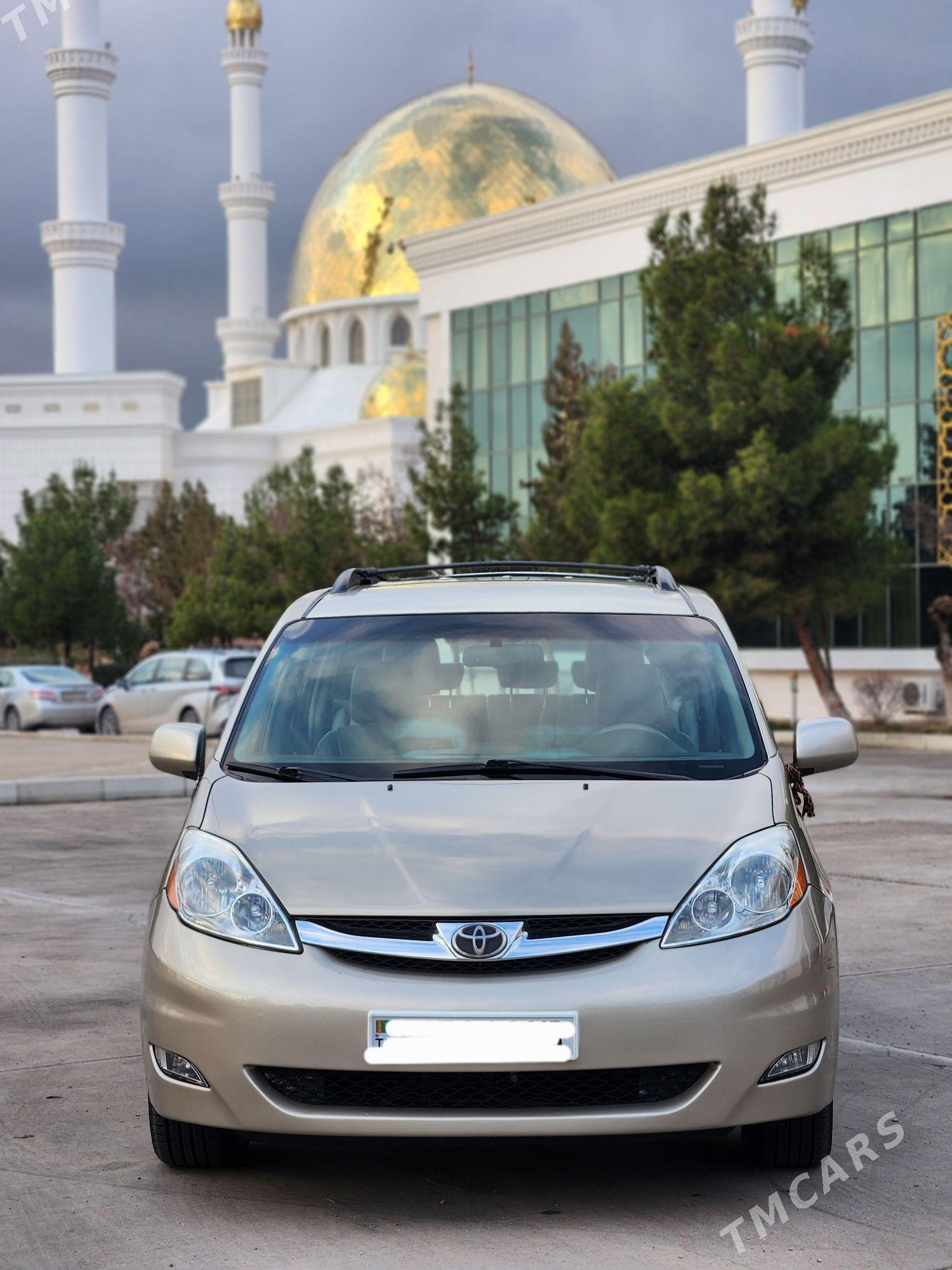 Toyota Sienna 2009 - 275 000 TMT - Мары - img 1